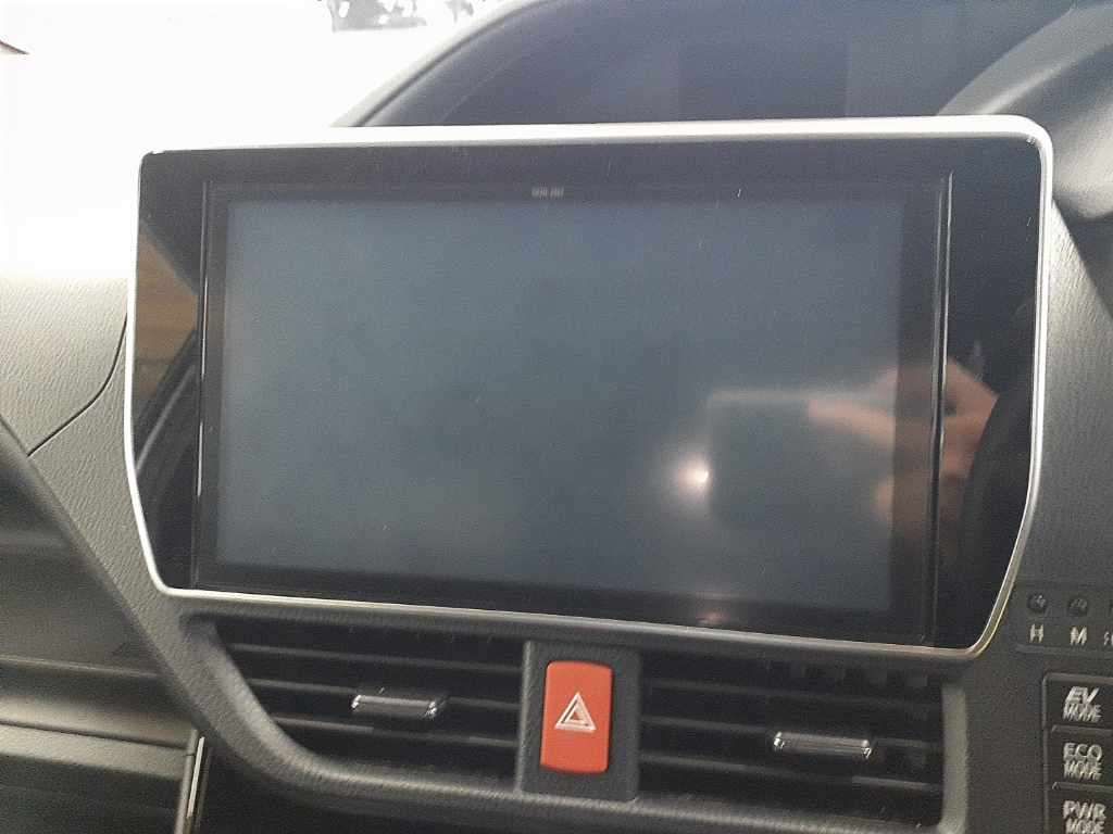 2018 Toyota Noah HV Si WxB auction photo 12