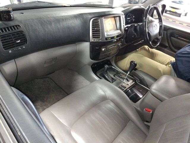 2007 Toyota Land Cruiser 100 Cygnus 60SP-ED 4WD auction photo 3