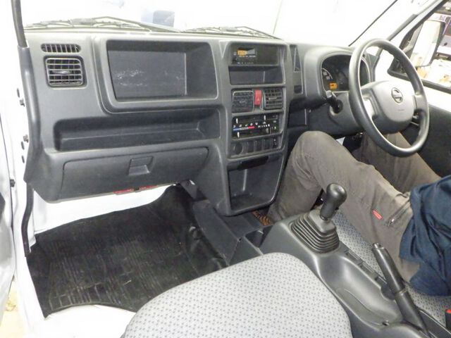2017 Nissan NT100 Clipper DX auction photo 3