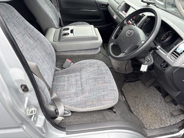 2005 Toyota Hiace auction photo 8