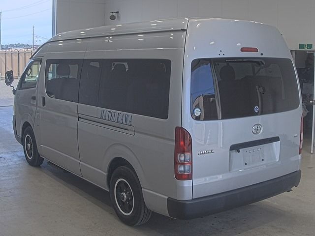 2005 Toyota Hiace auction photo 2