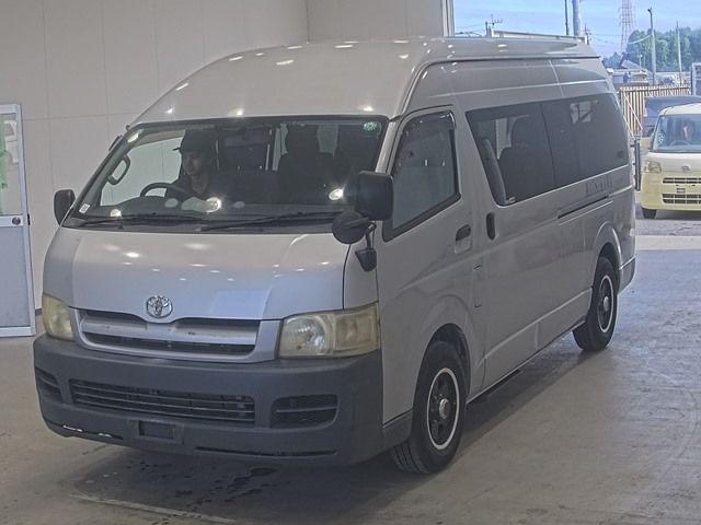 2005 Toyota Hiace Japan auction vehicle