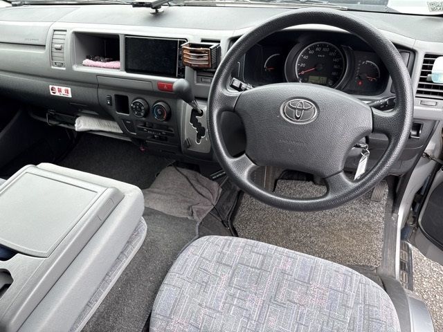 2005 Toyota Hiace auction photo 4