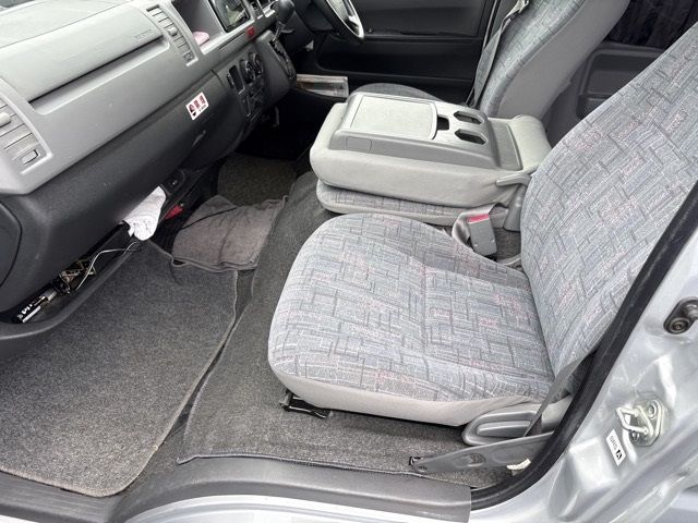 2005 Toyota Hiace auction photo 9