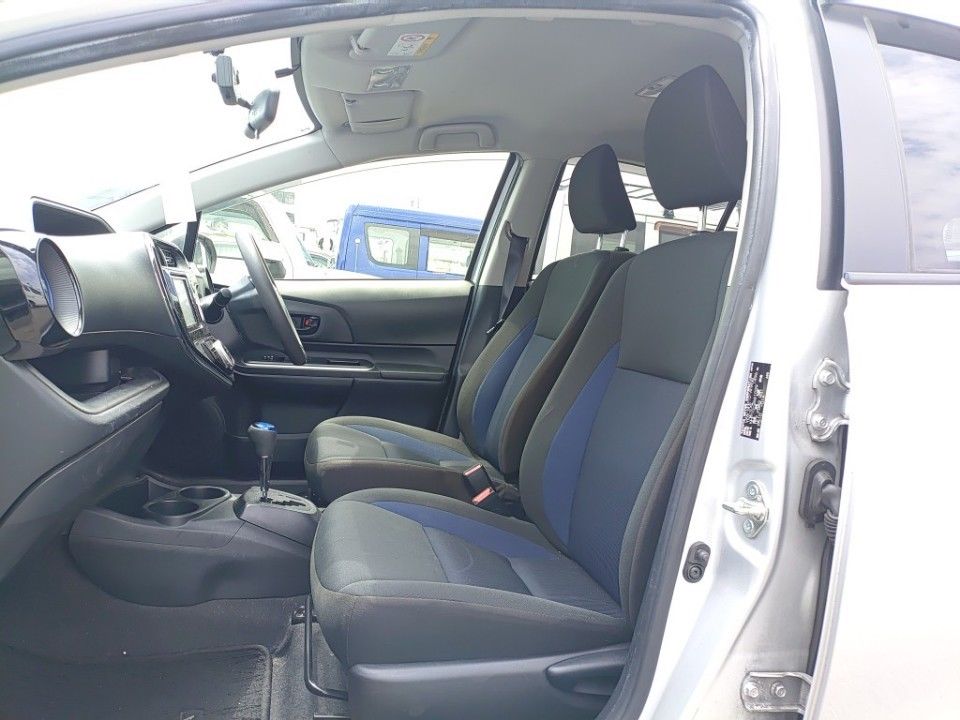 2020 Toyota Aqua auction photo 16
