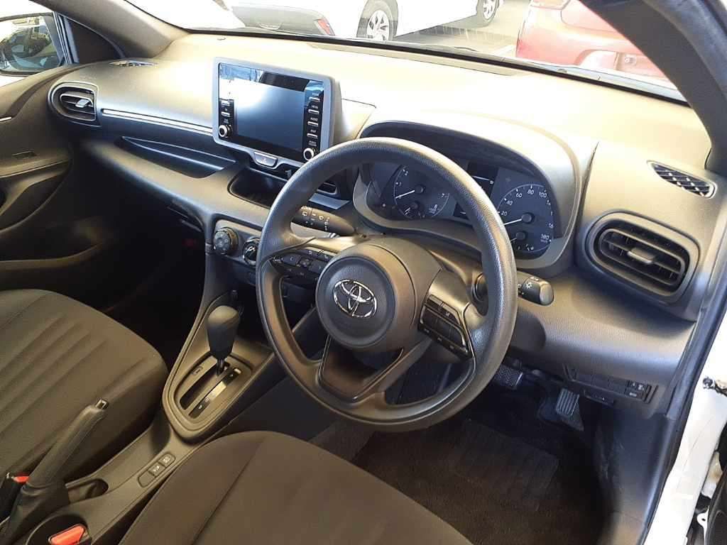 2022 Toyota Yaris X auction photo 9