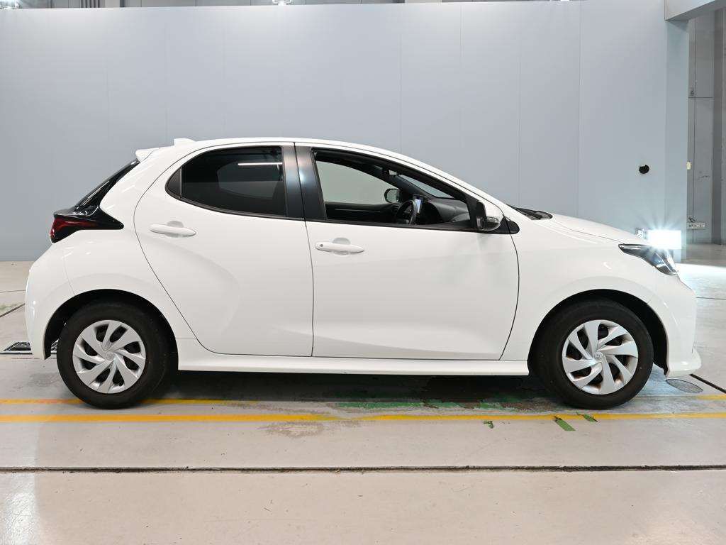 2022 Toyota Yaris X auction photo 3