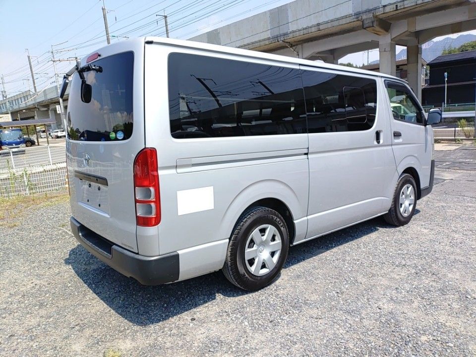 2019 Toyota Hiace auction photo 2