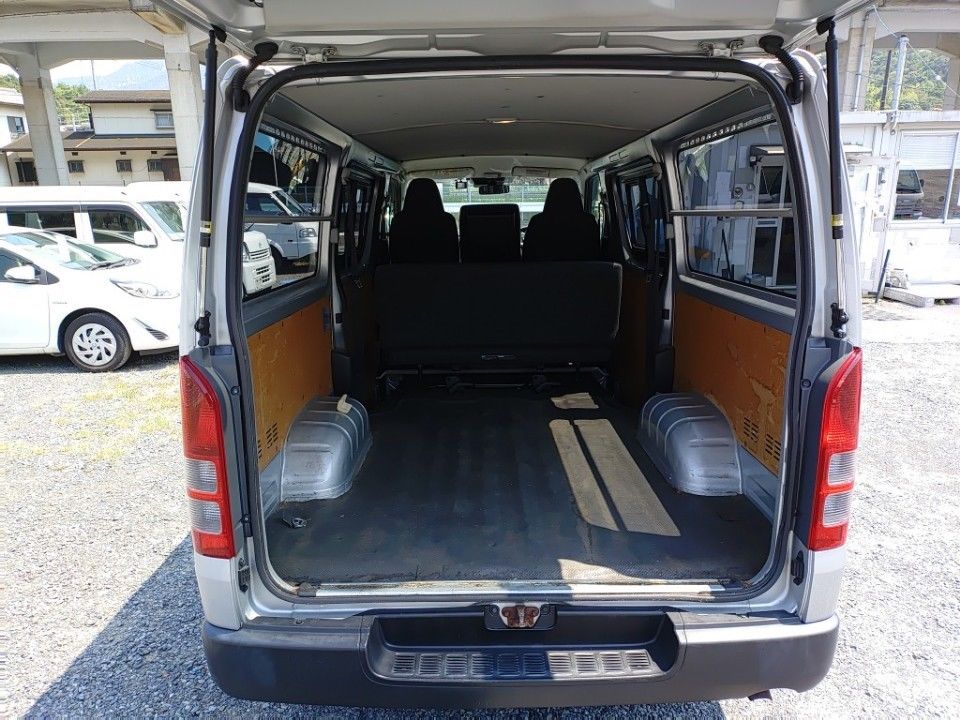 2019 Toyota Hiace auction photo 8