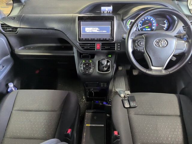 2015 Toyota Voxy HV V auction photo 3