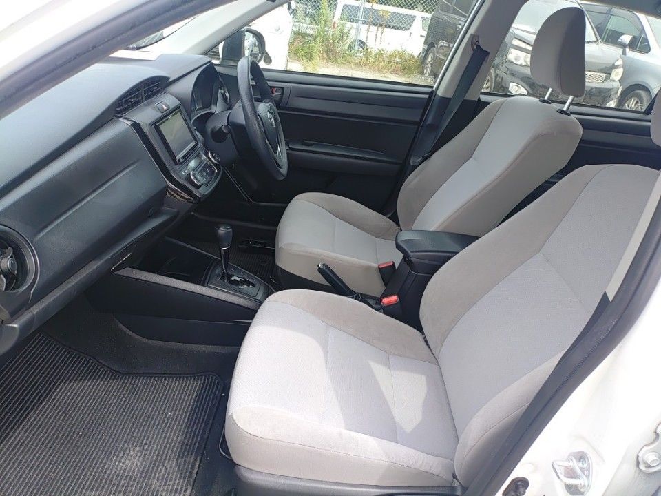 2017 Toyota カローラ アクシオ auction photo 16