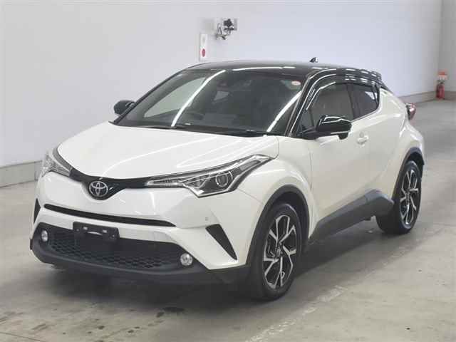 2017 Toyota C-HR G-T auction photo 4