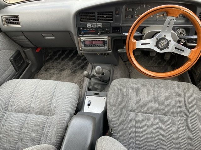 1989 Toyota Hilux 4WD SSR Double Cab auction photo 4