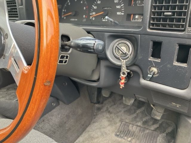 1989 Toyota Hilux 4WD SSR Double Cab auction photo 6