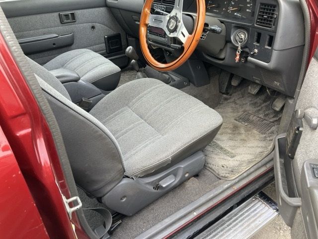 1989 Toyota Hilux 4WD SSR Double Cab auction photo 8