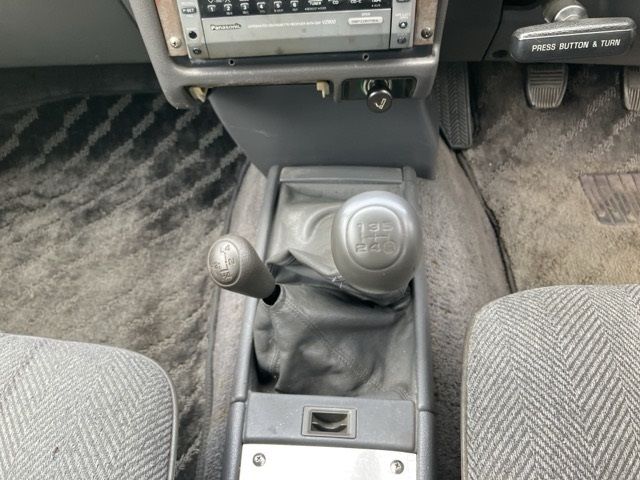 1989 Toyota Hilux 4WD SSR Double Cab auction photo 5