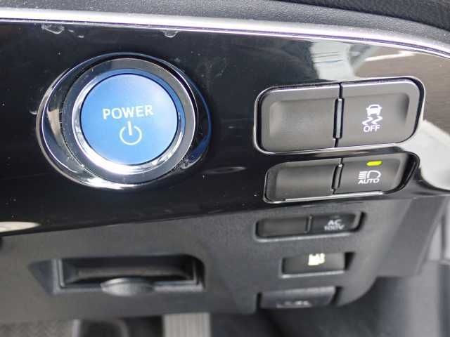 2021 Toyota Prius S 4WD auction photo 8