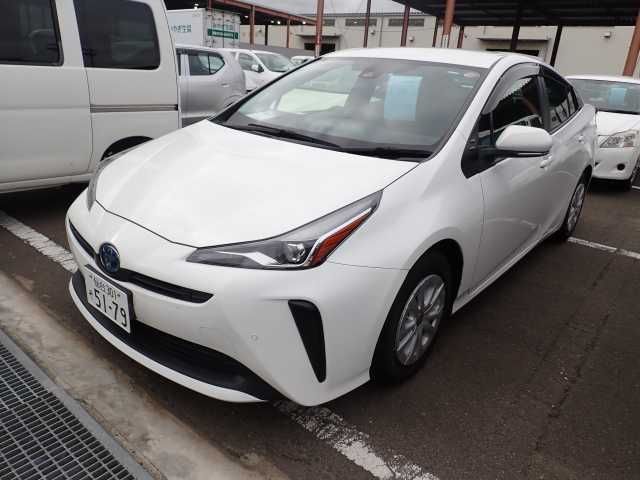 Japan Auction Vehicles 12 2021 Toyota Prius S 4WD auction photo