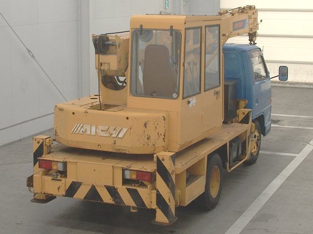 1990 Isuzu Elf Full crane auction photo 2
