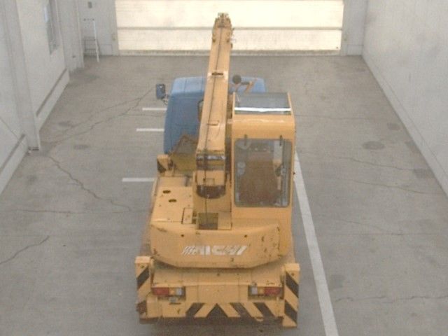 1990 Isuzu Elf Full crane auction photo 3