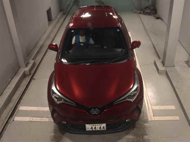 2018 Toyota C-HR G LEDエディション auction photo 6