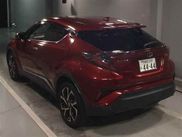 2018 Toyota C-HR G LEDエディション auction photo 2