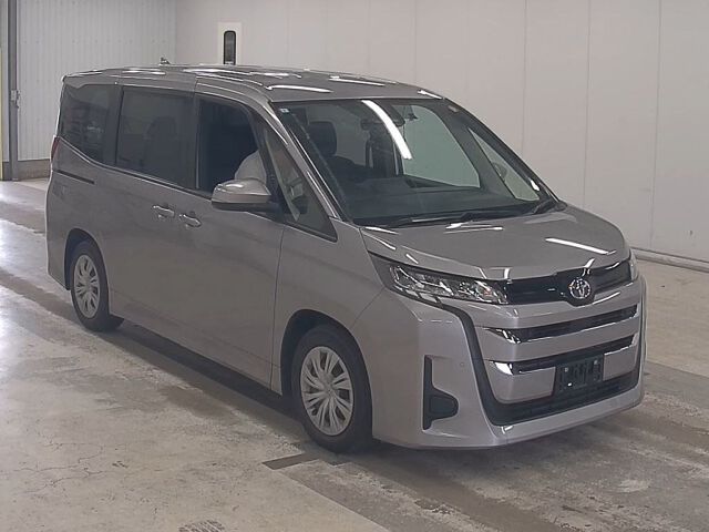 Japan Auction Vehicles 8 2023 Toyota Noah X auction photo