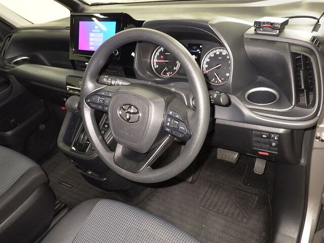 2023 Toyota Noah X auction photo 3