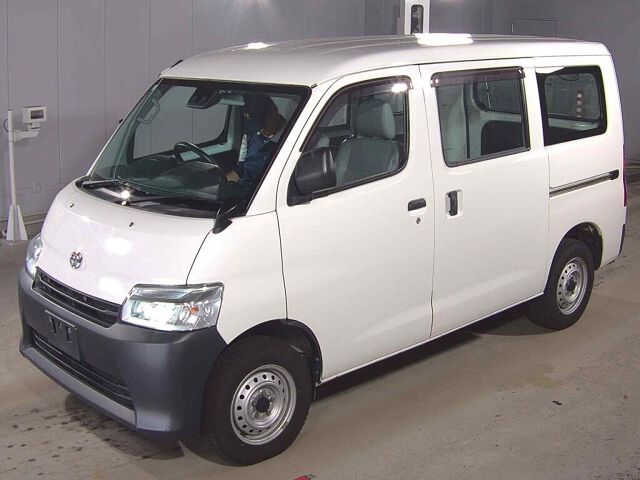 2022 Toyota TownAce Van DX 4WD auction photo 4