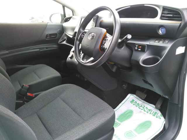 2019 Toyota Sienta Hybrid Fan Base X auction photo 3