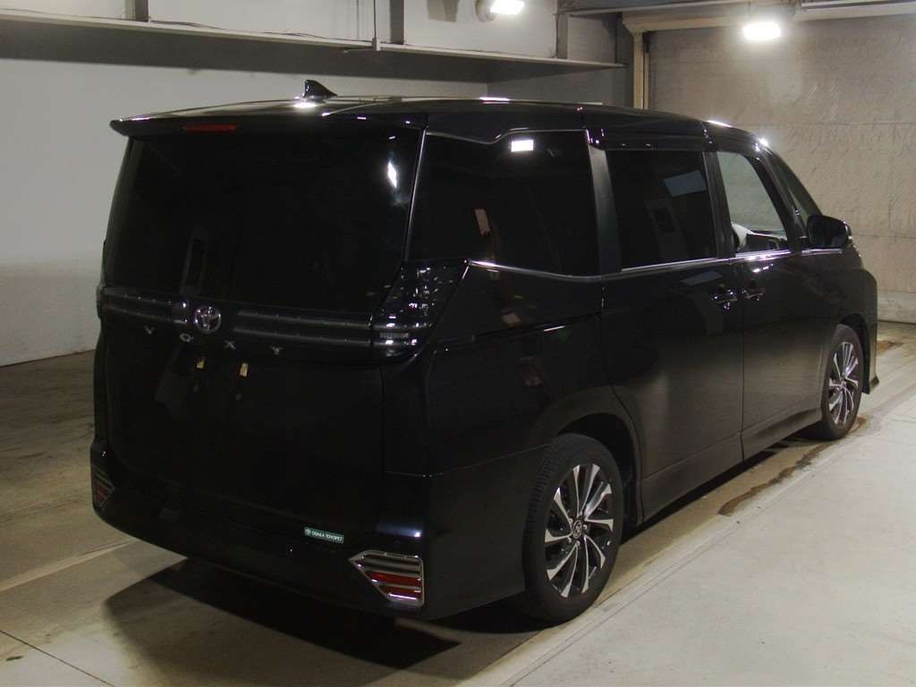 2023 Toyota Voxy S-Z auction photo 2