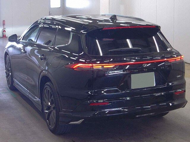 2025 Toyota Crown Estate Estate Z (HEV) 4WD auction photo 2