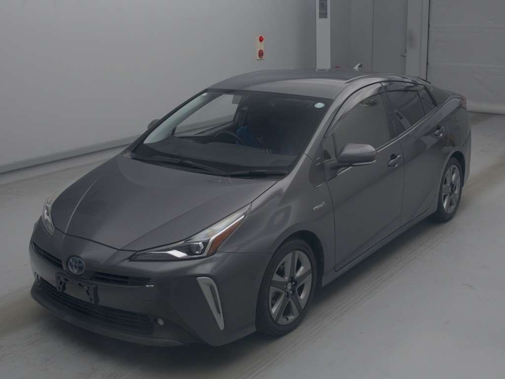 2019 Toyota Prius Sツーリングセレクション Japan auction vehicle