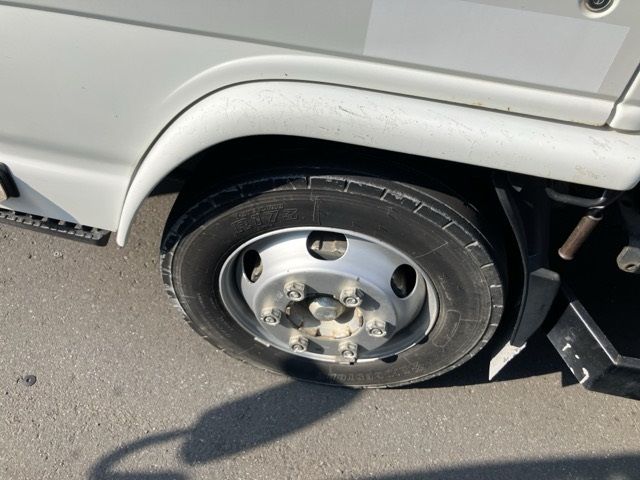 2010 Isuzu Elf 3テンダンプ auction photo 9