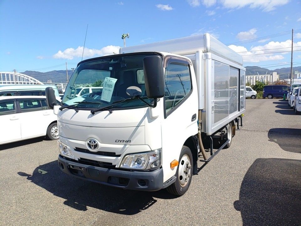 2021 Toyota Dyna Japan auction vehicle