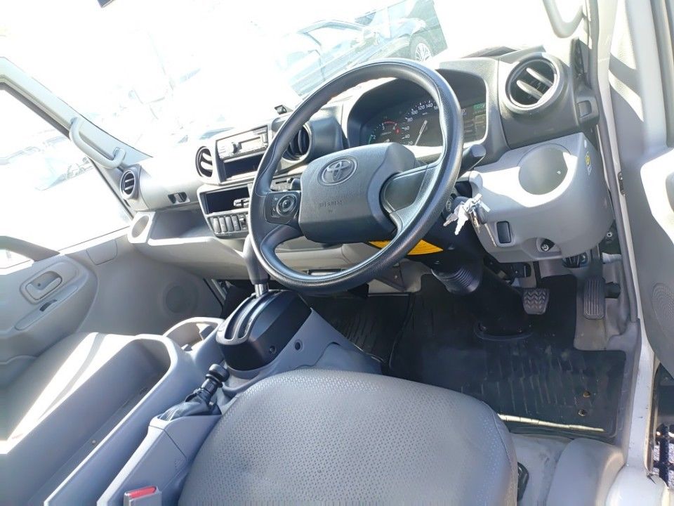2021 Toyota Dyna auction photo 3