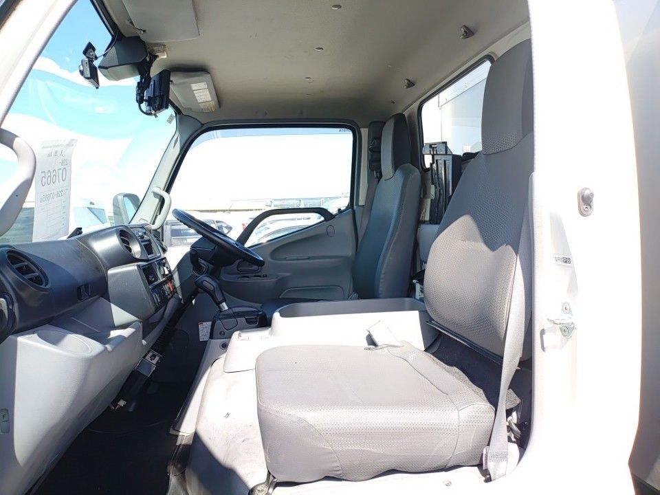 2021 Toyota Dyna auction photo 16