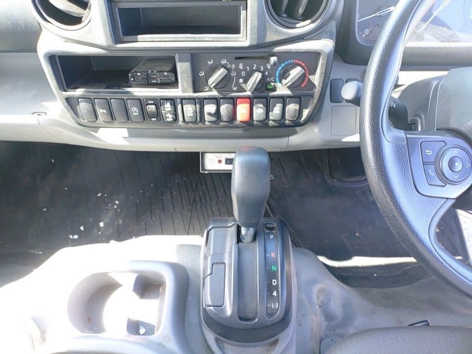 2021 Toyota Dyna auction photo 12