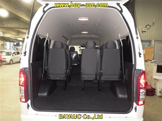 2026 Toyota Hiace 4WD グランドキャビン auction photo 6