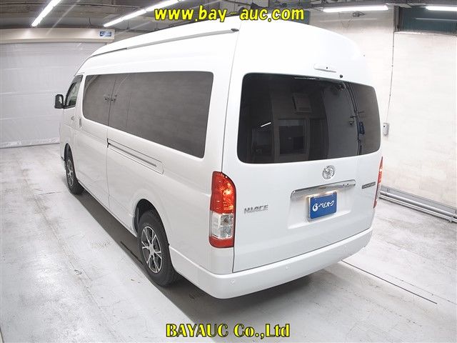 2026 Toyota Hiace 4WD グランドキャビン auction photo 2