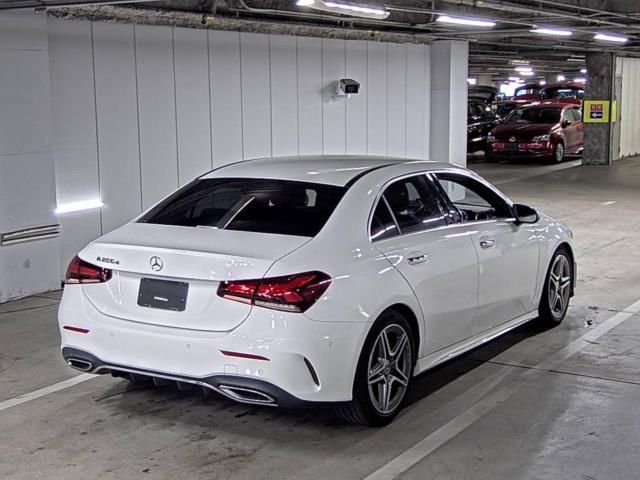 2021 Mercedes-Benz A 200 d Sedan AMG Line auction photo 3