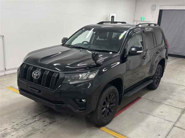 2023 Toyota Land Cruiser Prado TX L Package Matte Black auction photo 4