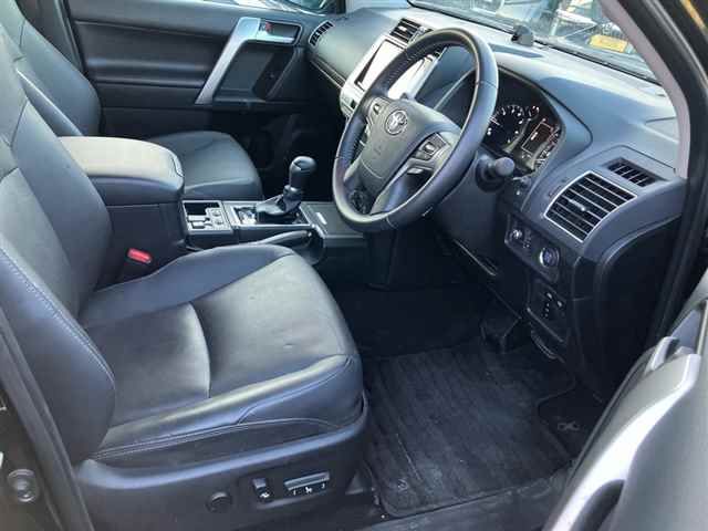 2023 Toyota Land Cruiser Prado TX L Package Matte Black auction photo 7