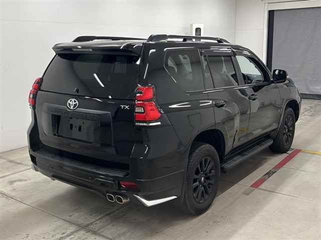 2023 Toyota Land Cruiser Prado TX L Package Matte Black auction photo 5