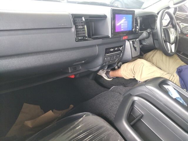 2026 Toyota Hiace GL 4WD auction photo 3