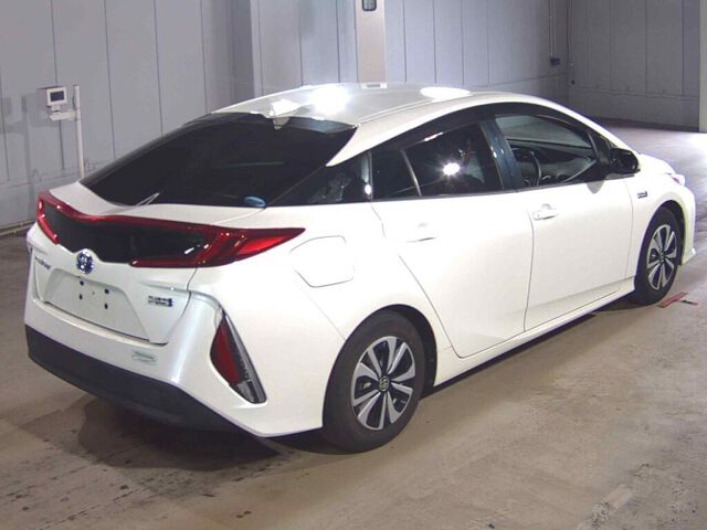 2017 Toyota Prius PHEV Sナビパッケージ auction photo 5