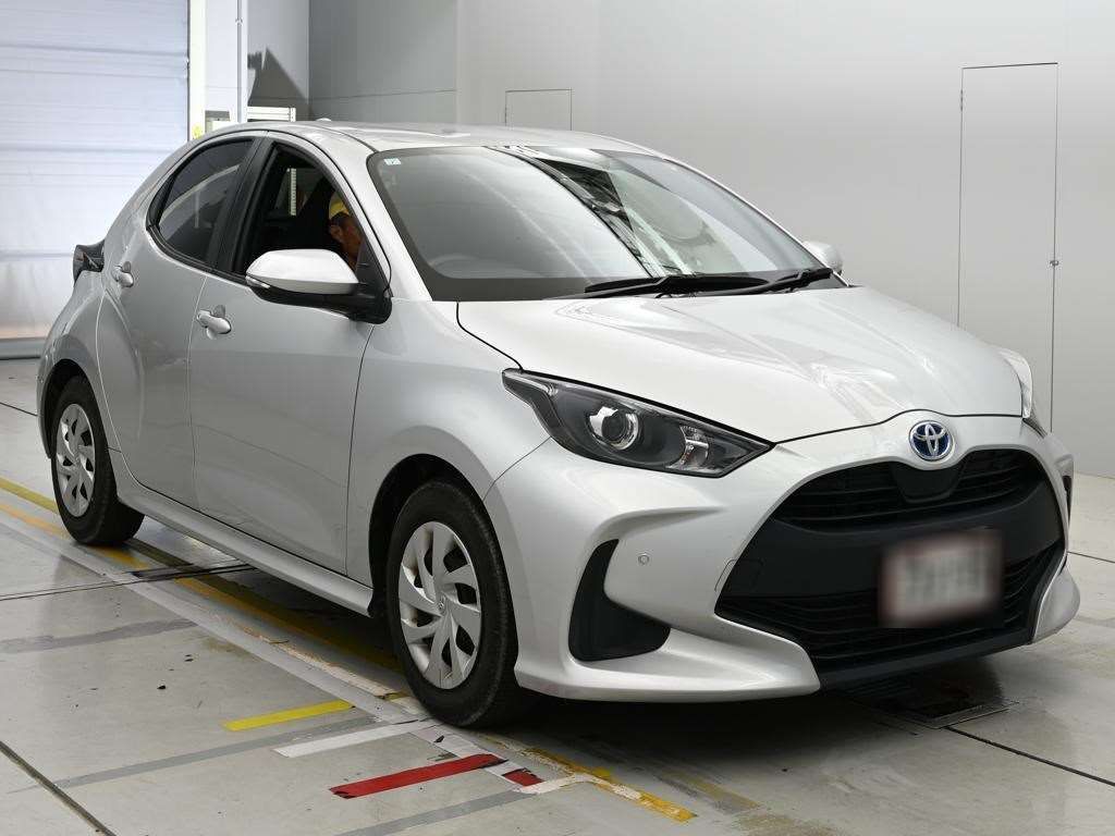 2021 Toyota Yaris ハイブリッドX auction photo 5