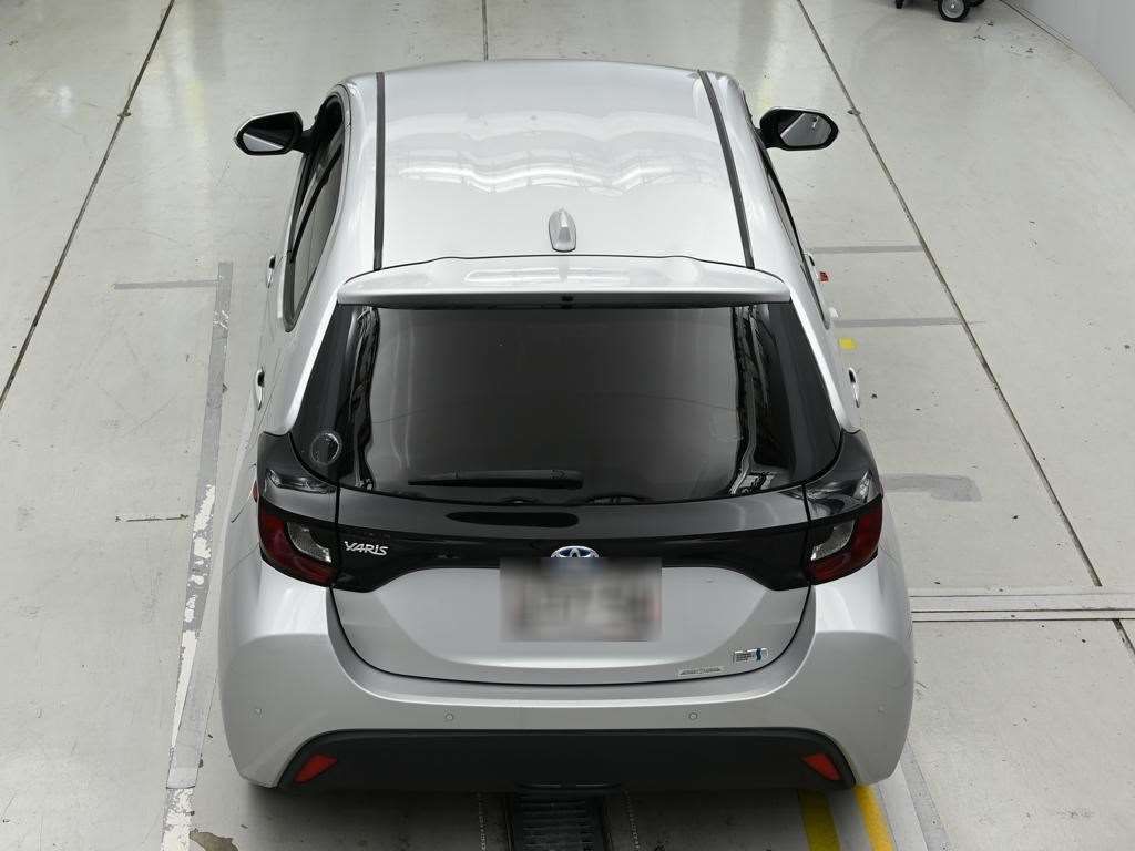 2021 Toyota Yaris ハイブリッドX auction photo 8