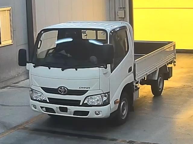 2021 Toyota Dyna Flatbed Japan auction vehicle