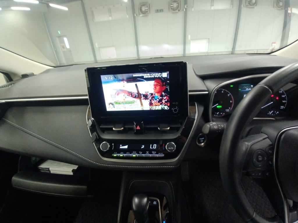 2022 Toyota Corolla Touring ハイブリッド G 4WD auction photo 11